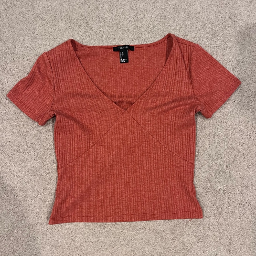 red/orange v neck crop tee